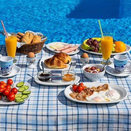 Honeymoon Περίβολος