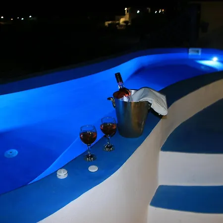 Honeymoon Perivolos (Santorini)